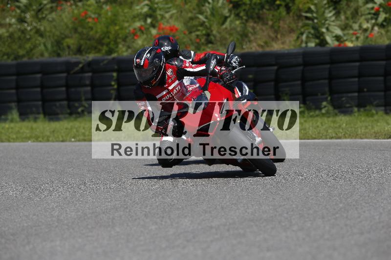 /Archiv-2024/29 12.06.2024 MOTO.CH Track Day ADR/Gruppe rot/ohne Startnummer